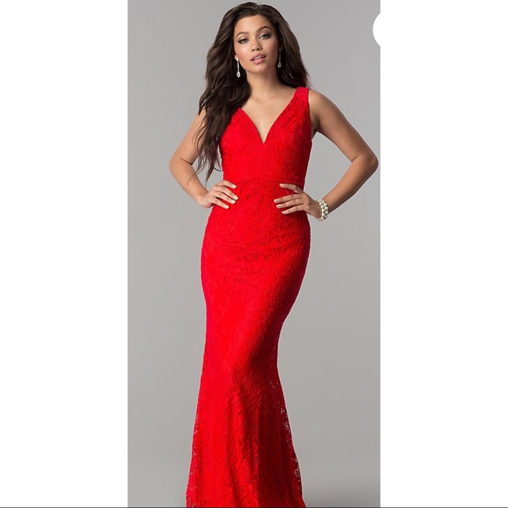 Red Formal Gown/Homecoming/Prom/Gala Dress